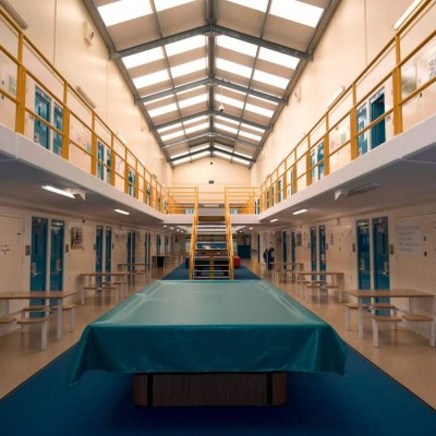 El infierno que vive un jugador del Manchester City en la cárcel: Pandillas, armas y ataques