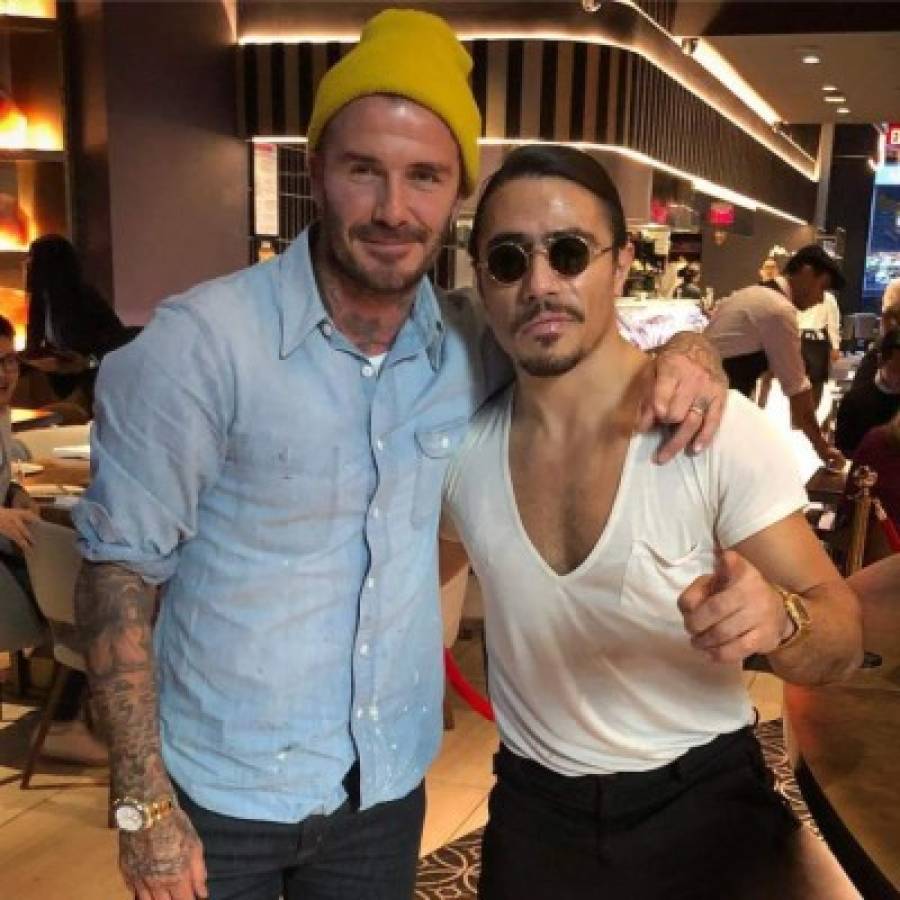 Salt Bae el famoso chef y fenómeno viral de redes sociales visitado por futbolistas