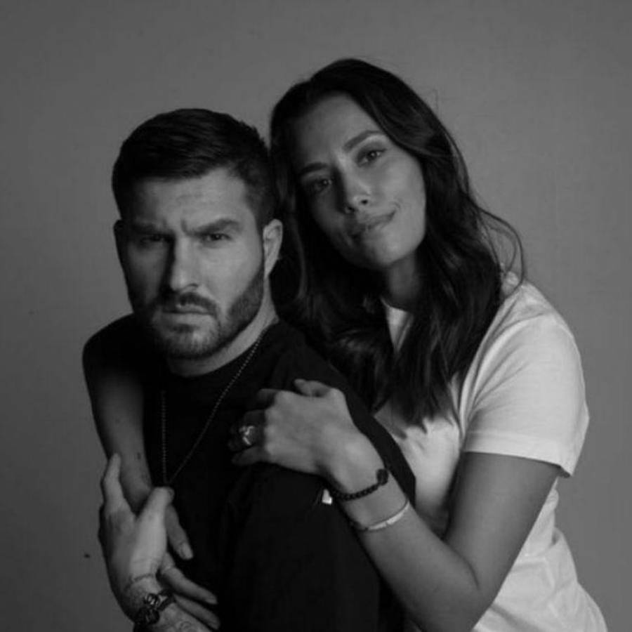 Alejada de las cámaras: la “desconocida” esposa de Gignac que se ganó el cariño de México por su labor
