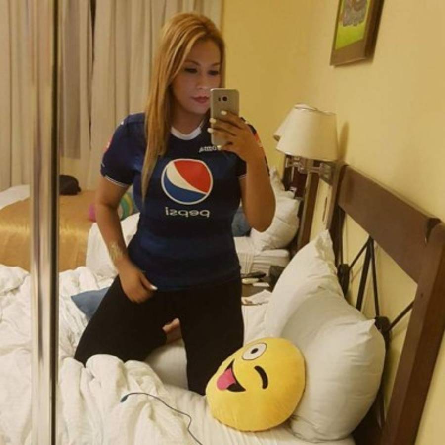 Duelo de bellezas: Las aficionadas más lindas que calientan el Marathón-Motagua