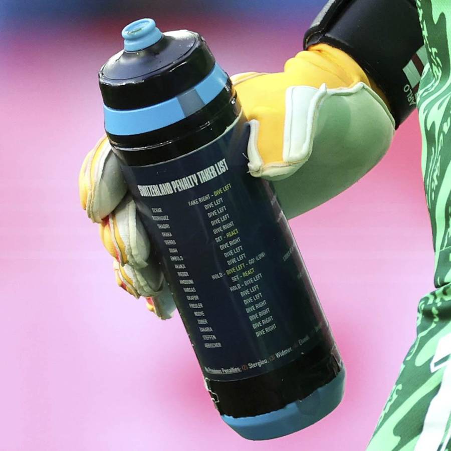 Portero de Inglaterra tenía estudiado a los jugadores de Suiza por los penales: “Akanji, tírate a la izquierda”