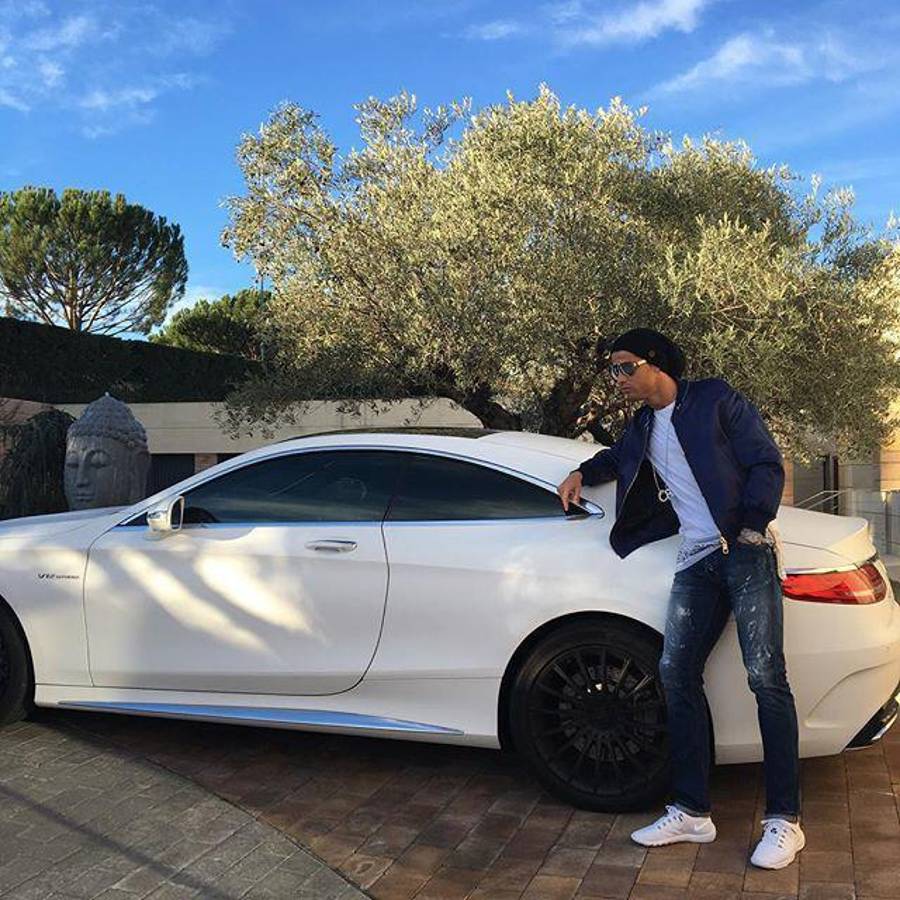 ¡Muestran el garaje completo! Así es la impresionante colección de autos de Cristiano Ronaldo: Los tiene todos