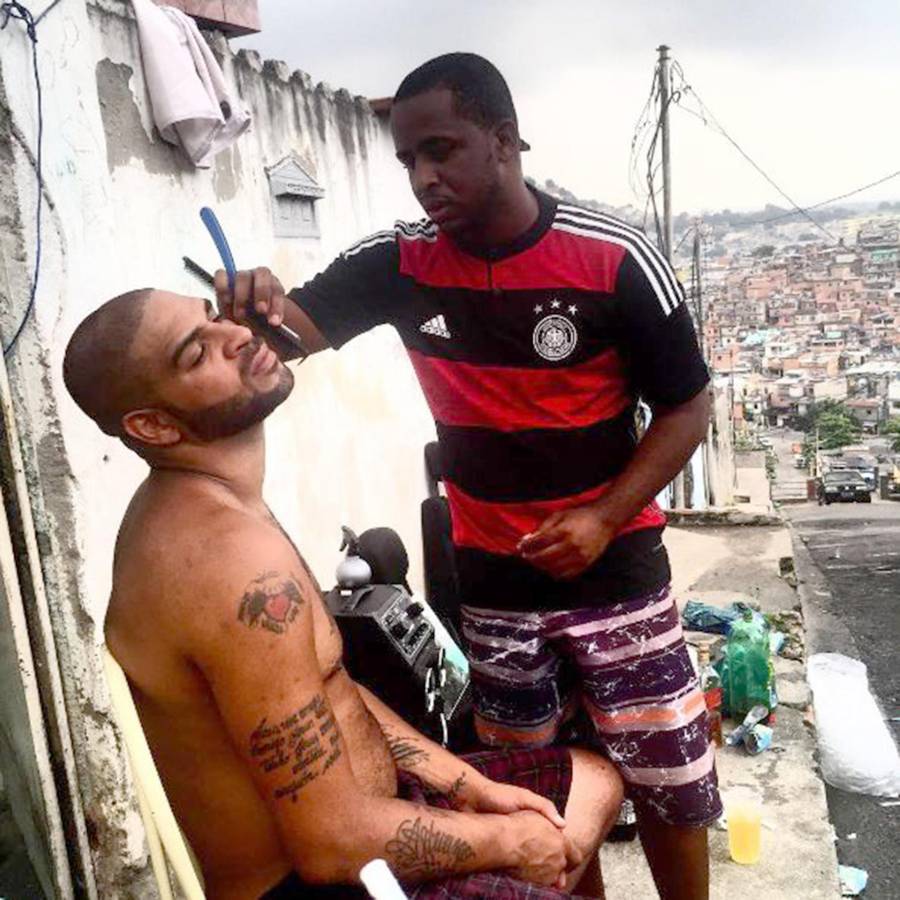 Desgarradora carta de Adriano y revela por qué sigue viviendo en las favelas: “Bebo cada dos días y los otros días, también”