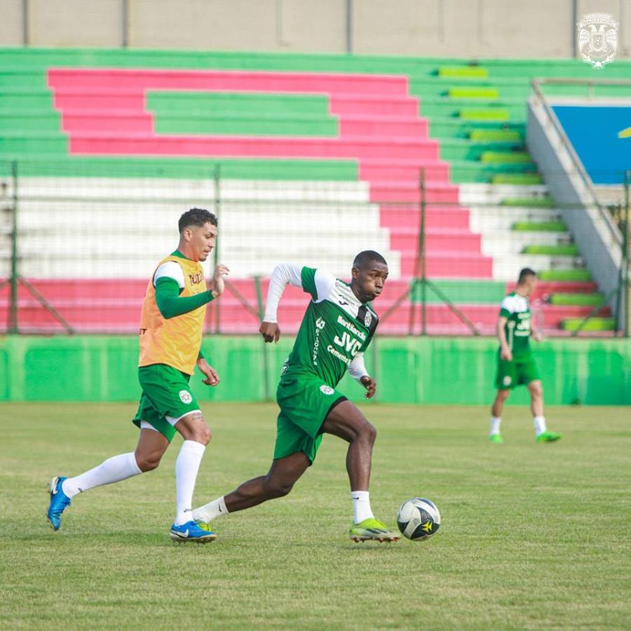 Fichajes en Honduras: futbolista del Olimpia sería legionario, Elis con club casi definido y técnico de la Liga Nacional sería despedido