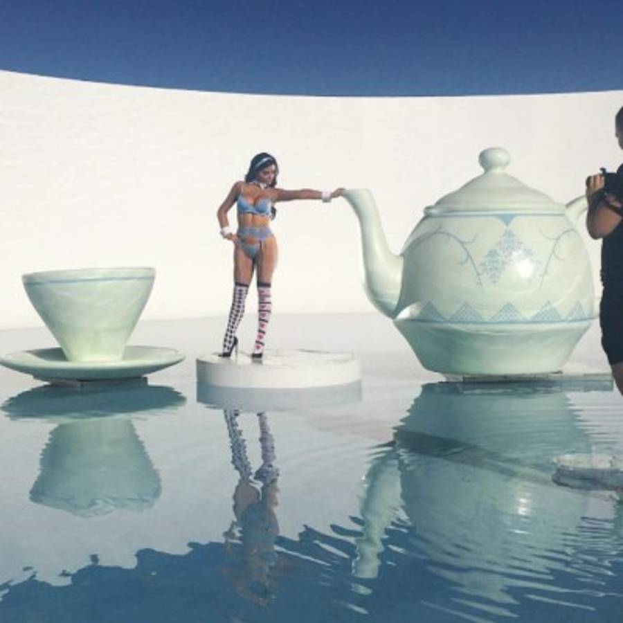 ¡De infarto! La exfutbolista más sexy arrasa con su calendario para 2017