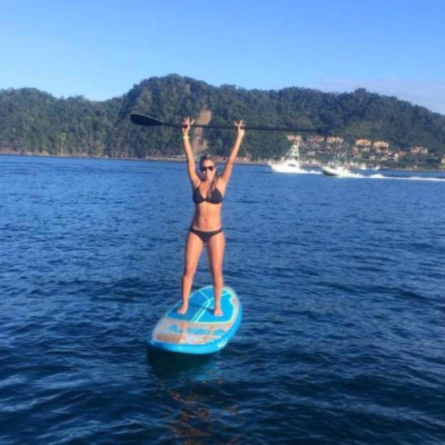Verónica Angulo, la bella reportera deportiva tica amante del Surf