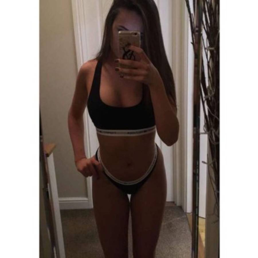 ¡De infarto! Courtois y su espectacular novia de apenas 18 años