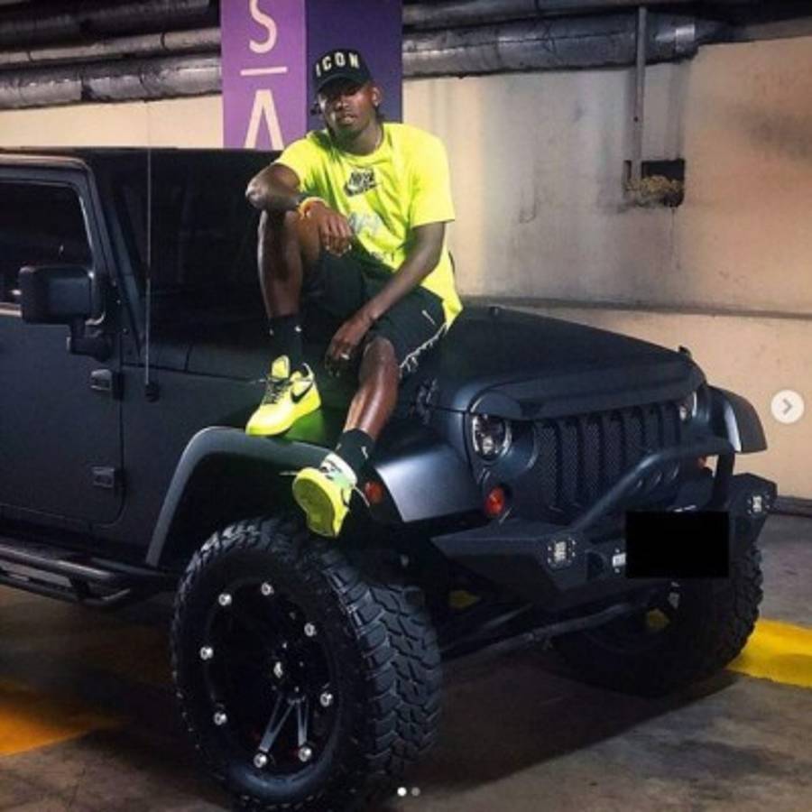 ¡Nueva máquina! Alberth Elis muestra su más reciente auto en redes sociales