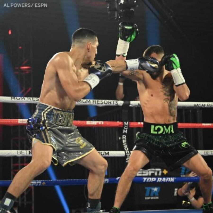 FOTOS: Teófimo López hace historia y así fueron sus mejores golpes para derrotar a Lomachenko