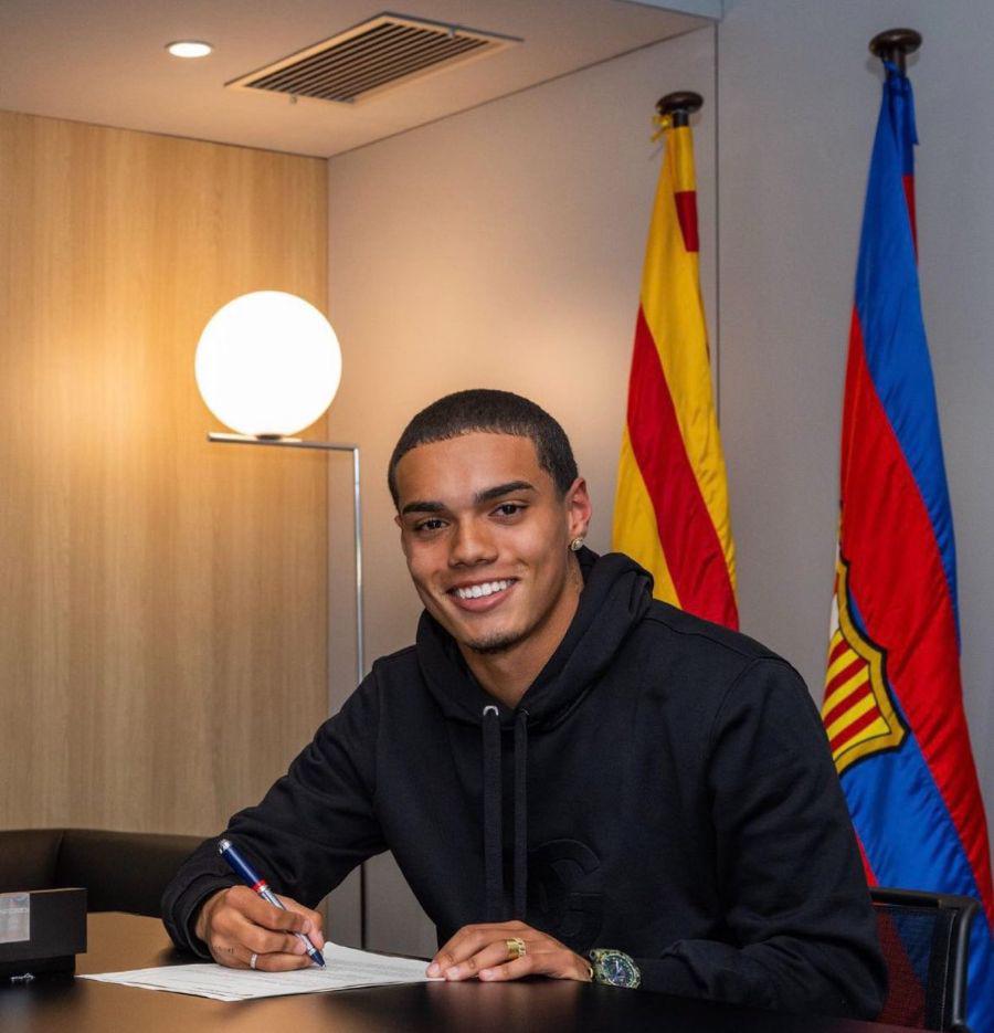 Hijo de Ronaldinho se marchó del Barcelona y tiene nuevo club en Inglaterra: firmó por dos años