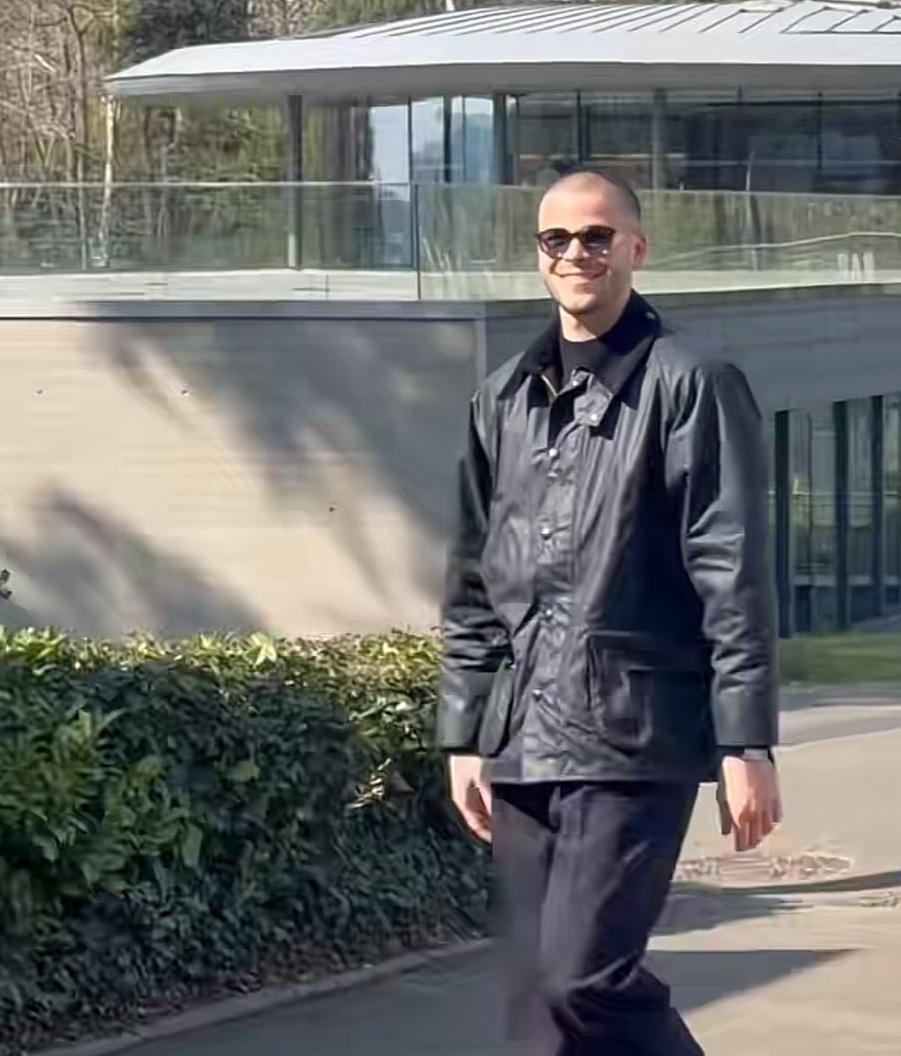 Camavinga sorprende y así llegó Mbappé a la concentración de Francia para los duelos ante Brasil y Colombia