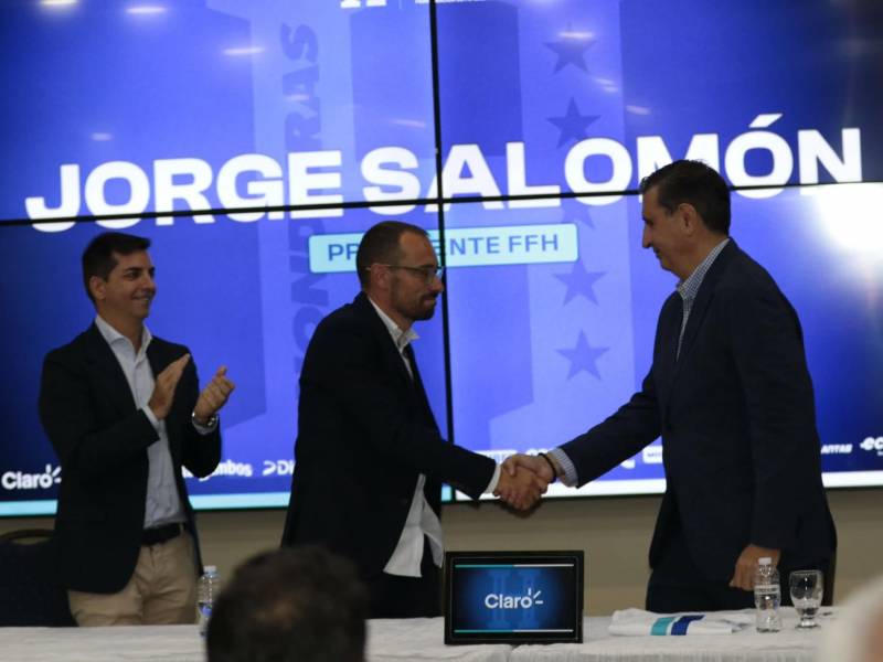 Jorge Salomón le dio la bienvenida a Dani Cancela.