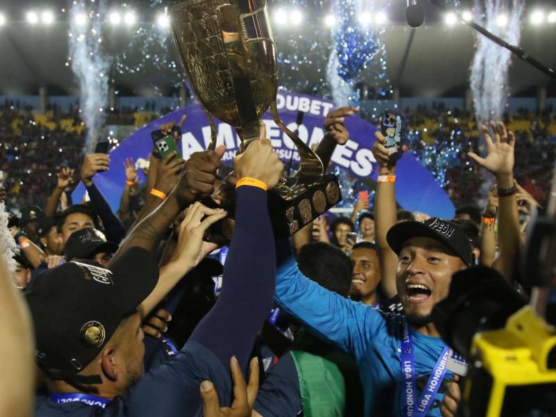 Motagua logró la ansiada copa veinte en la Liga Nacional de Honduras. El ciclón azul ganó en la tanda de penales.