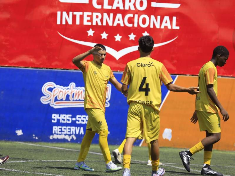 Los muchachos se muestran muy felices por el rendimiento en la gran final.