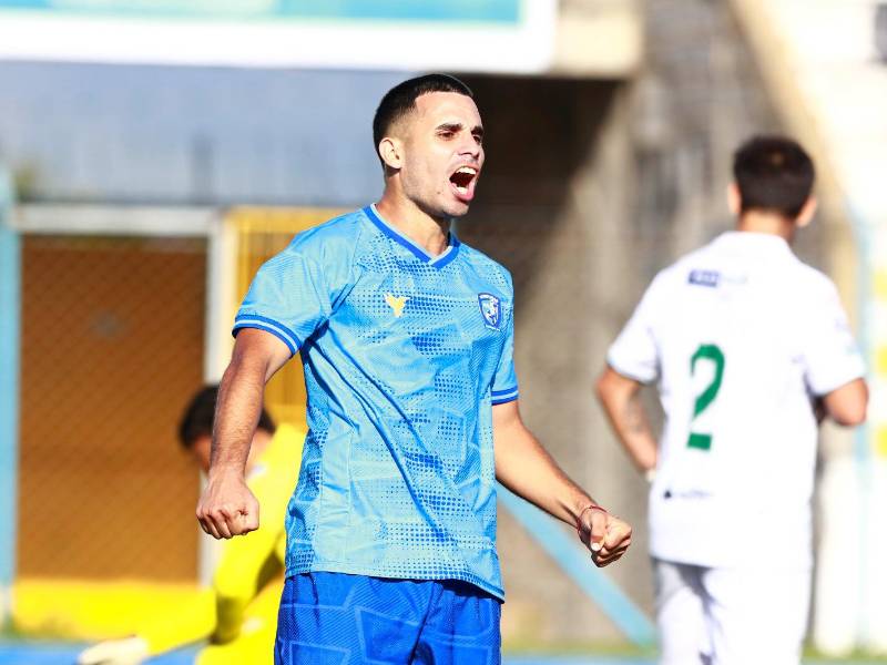 Alderete fue el anotador del tercer gol para el Génesis FC ante Platense.
