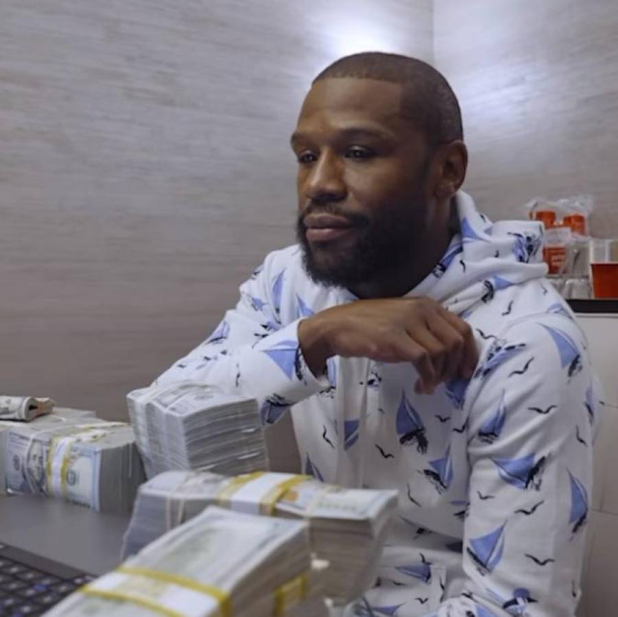 Afirman que Floyd Mayweather ha despilfarrado ya toda su fortuna: “Está en bancarrota y se gastó el dinero en chicas”