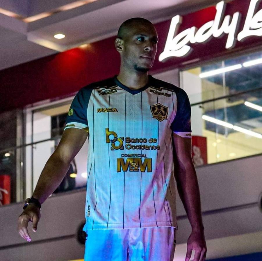 Olancho FC presentó sus nuevas camisas para la temporada 2024-25 de la Liga Nacional ¿Qué te parece la de visita?