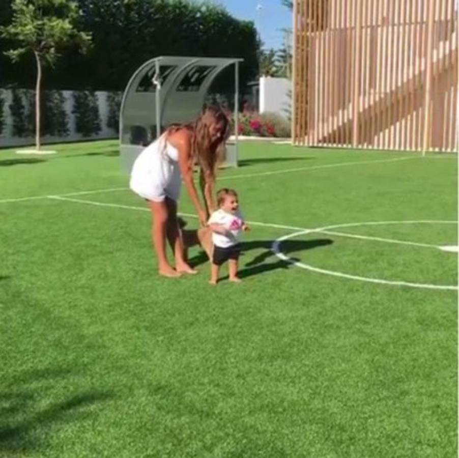 Así son las impresionantes mansiones de Messi y Cristiano Ronaldo  