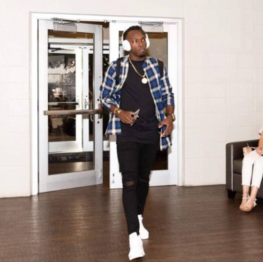 ¡Opulencia! Los looks de Alberth Elis cuando llega al estadio de Dynamo