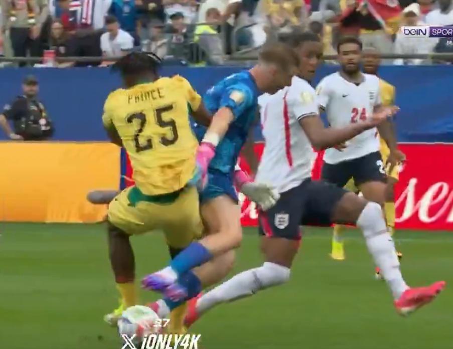 Dos polémicas: Así fue la actuación de Saíd Martínez en el Inglaterra vs Ghana