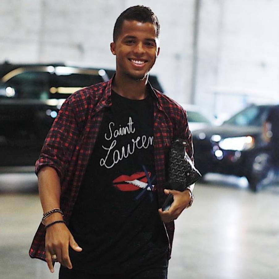 La triste realidad del mexicano Giovani Dos Santos: Un año sin equipo y ahora se dedica a la compra y venta de autos