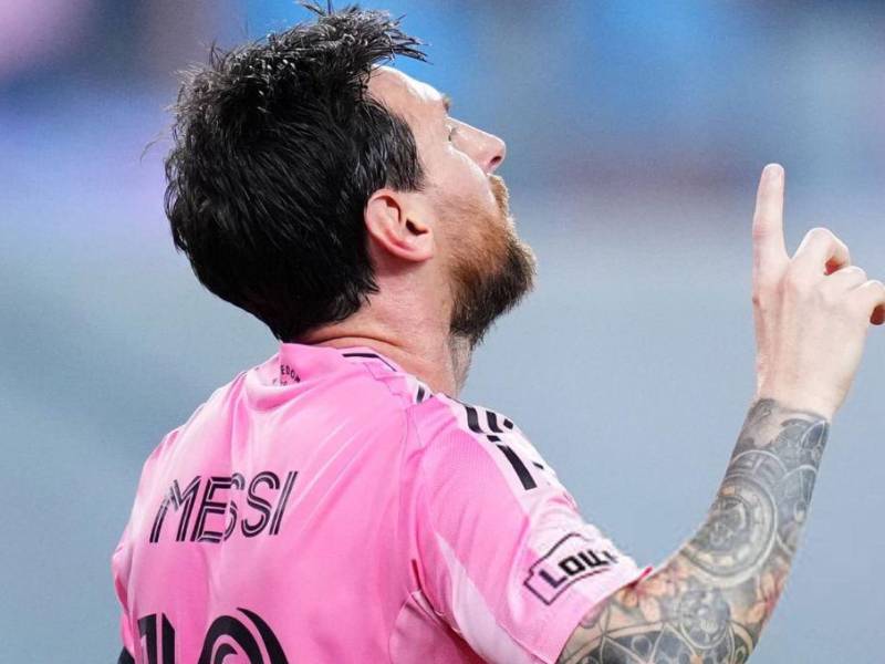 Messi marca doblete en goleada del Inter Miami y mete presión a CR7 por los 1,000