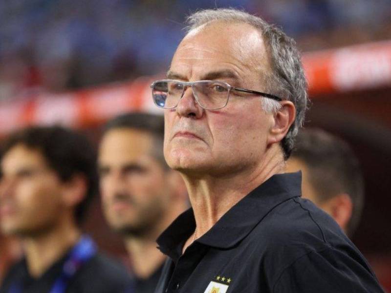 Marcelo Bielsa ya no es más entrenador de la selección de Uruguay.
