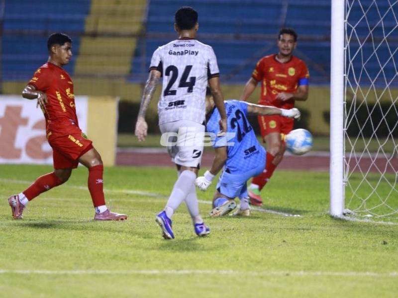 Real España doblega al Águila de El Salvador en amistoso internacional