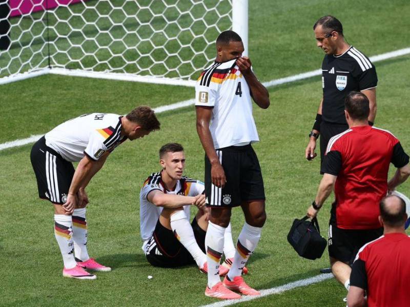 Nico Schlotterbeck no seguirá jugando la Copa del Mundo.