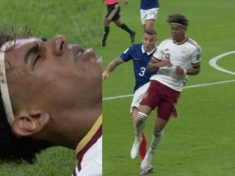 Digne le cometió falta a Lamine Yamal e Iván Barton pitó penal.