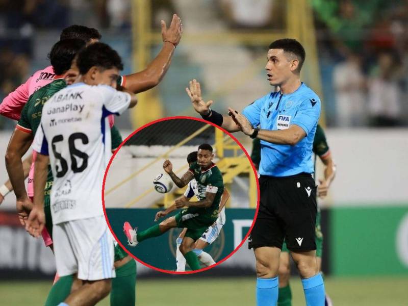 Josué David Ugalde, árbitro del juego sancionó penal, pero luego anuló su decisión.
