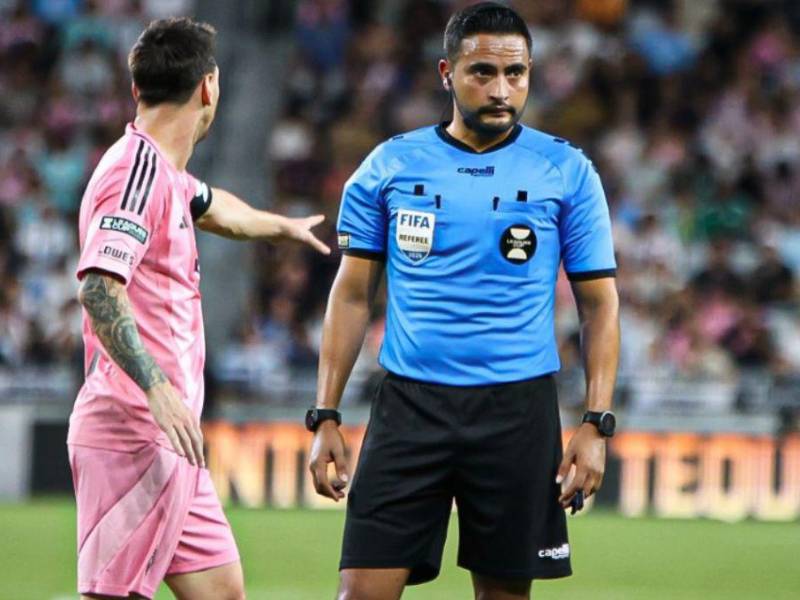 Said Martínez suspendió el partido del Inter Miami por un rayo.