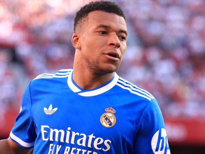 Real Madrid está cerrando uno de las peores temporadas de su historia y Kylian Mbappé ha sido señalado por la afición, muchos los quieren fuera y ahora hay un gigante de Europa que piensa en su fichaje.