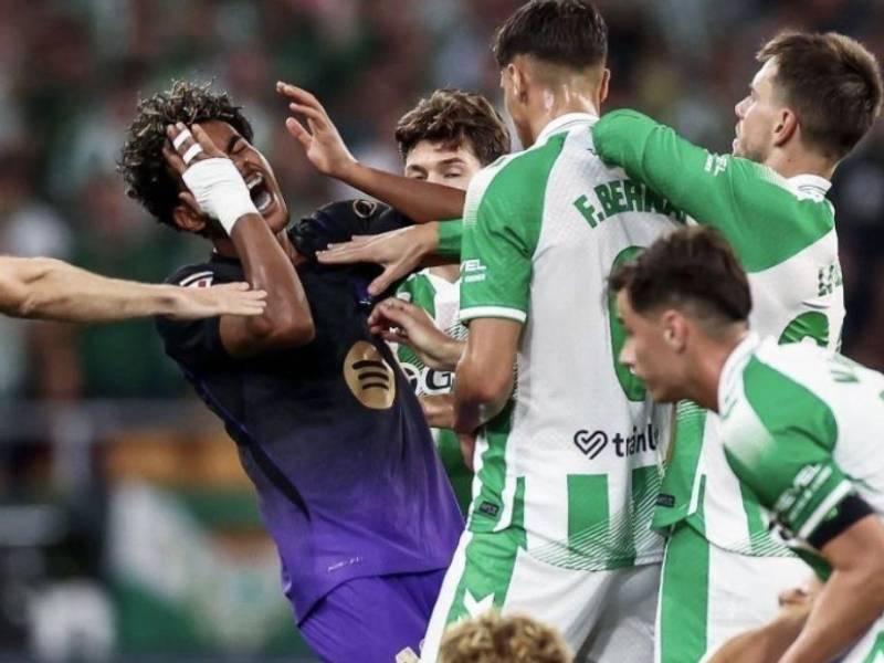 Lamine Yamal fue agredido en el último partido liguero del Barcelona.