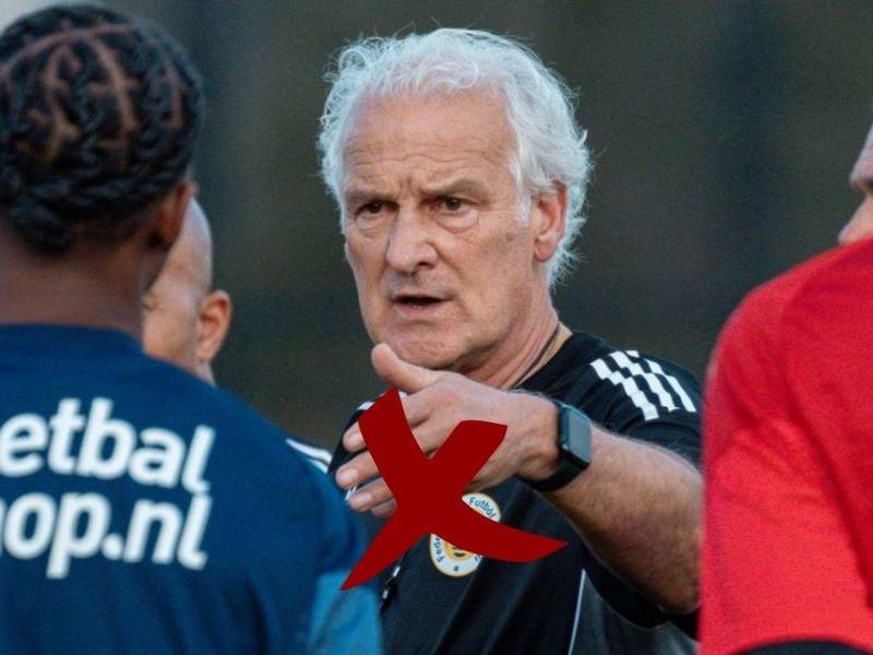 Técnico sorprende y renuncia de su selección a un mes de iniciar el Mundial