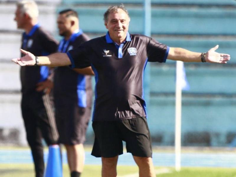Fernando Mira tras perder el invicto en casa: Marathón no tiene ninguna culpa