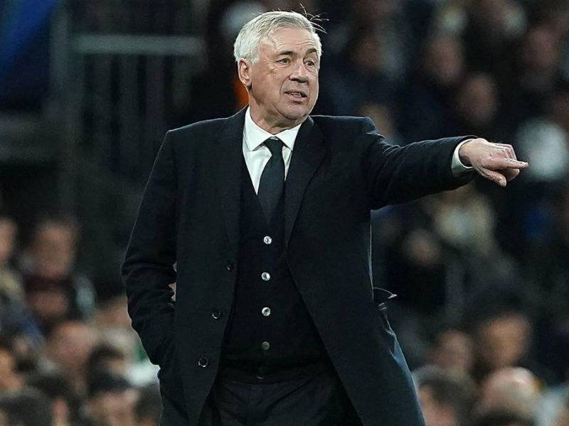 Carlo Ancelotti ya estampó su firma oficial en el nuevo contrato.