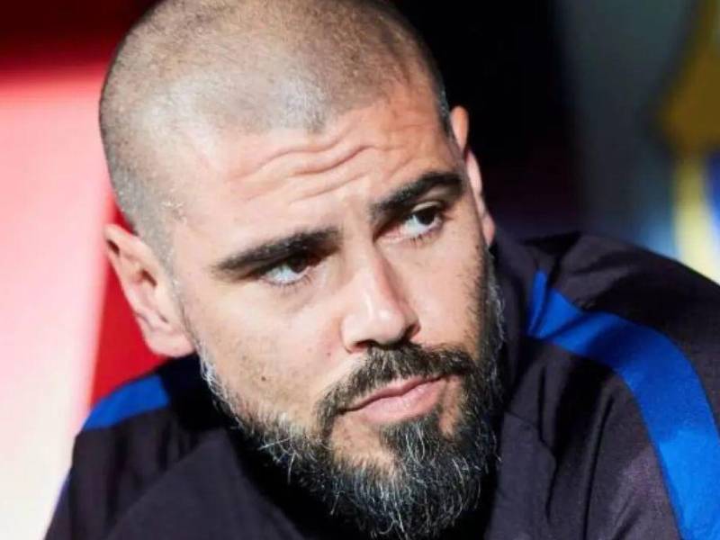 Lejos de las canchas y los reflectores, Víctor Valdés ha construido un imperio inmobiliario en secreto. Gracias a una serie de inversiones inteligentes en casas de lujo, el legendario exportero del Barcelona logró asegurar una millonaria fortuna que hoy le permite vivir con total tranquilidad y libre de deudas.