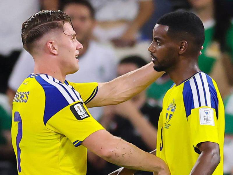 Alexander Isak y Viktor Gyokeres anotaron en la victoria de Suecia.