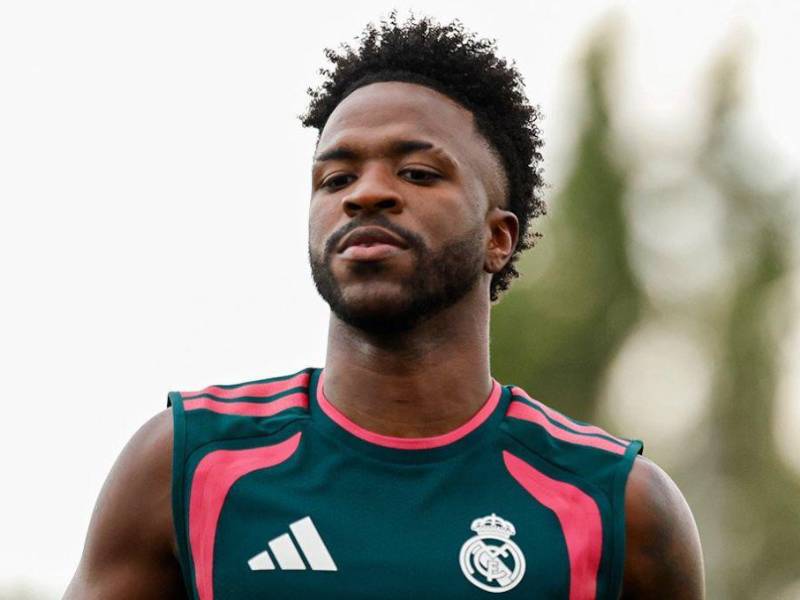 Vinicius volvió a ponerse la camisa del Real Madrid, pero no se confirma que vaya a seguir.