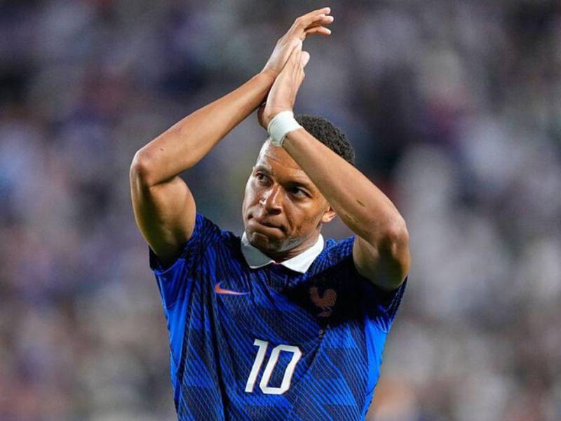 Kylian Mbappé juega este 30 de junio con la selección de Francia.