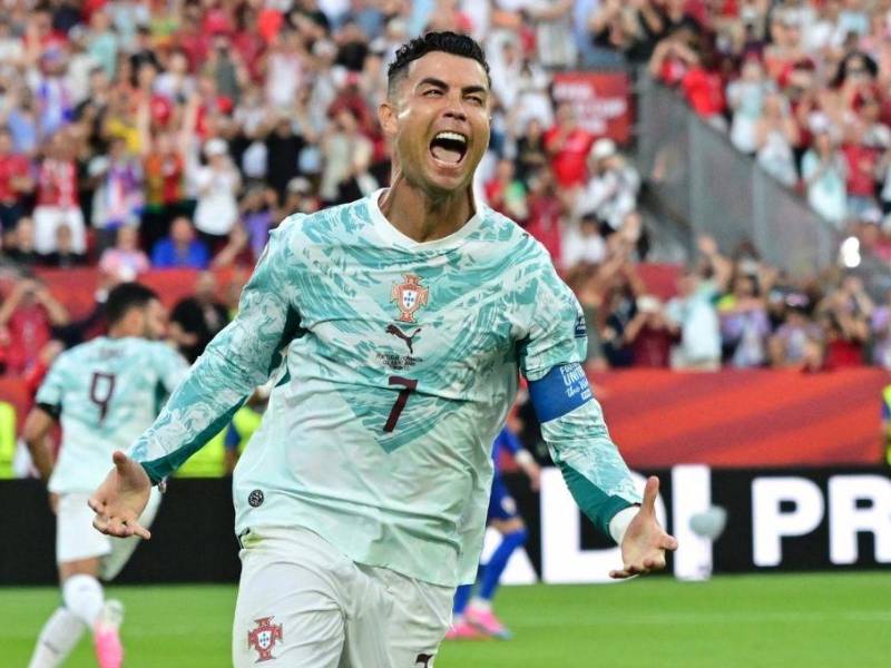 Cristiano Ronaldo amplía su carrera plagada de récord y ahora va por España