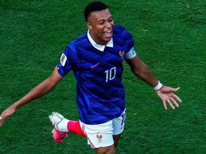 Kylian Mbappé juega este sábado por los octavos de final.