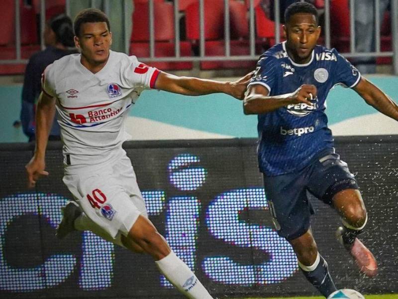 Olimpia olvida la rivalidad con Motagua y muestra su lado humano con Romario