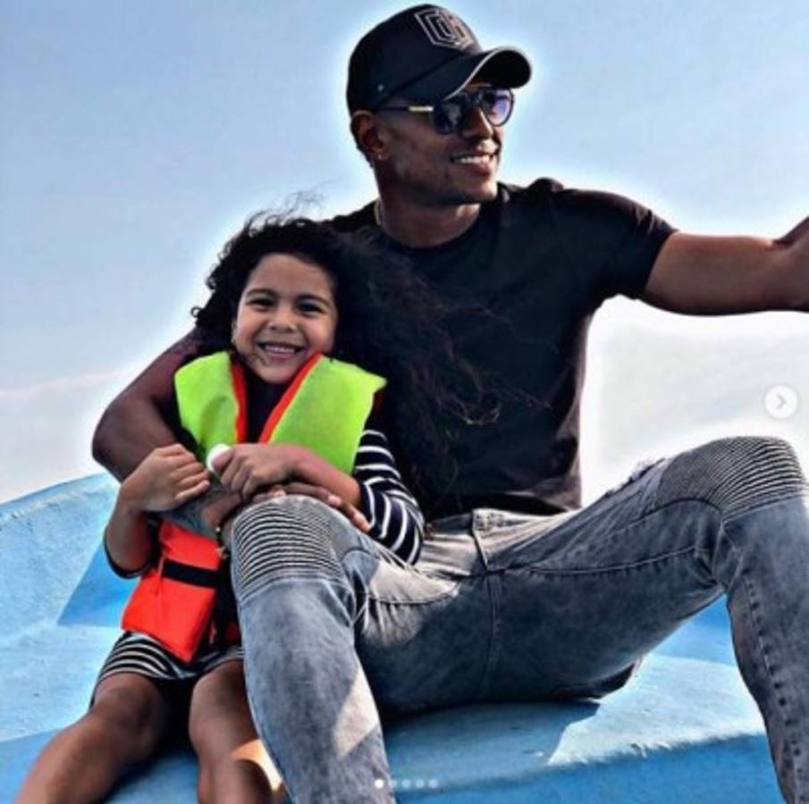 Futbolistas hondureños y sus 'tiernas' imágenes en su faceta de padres