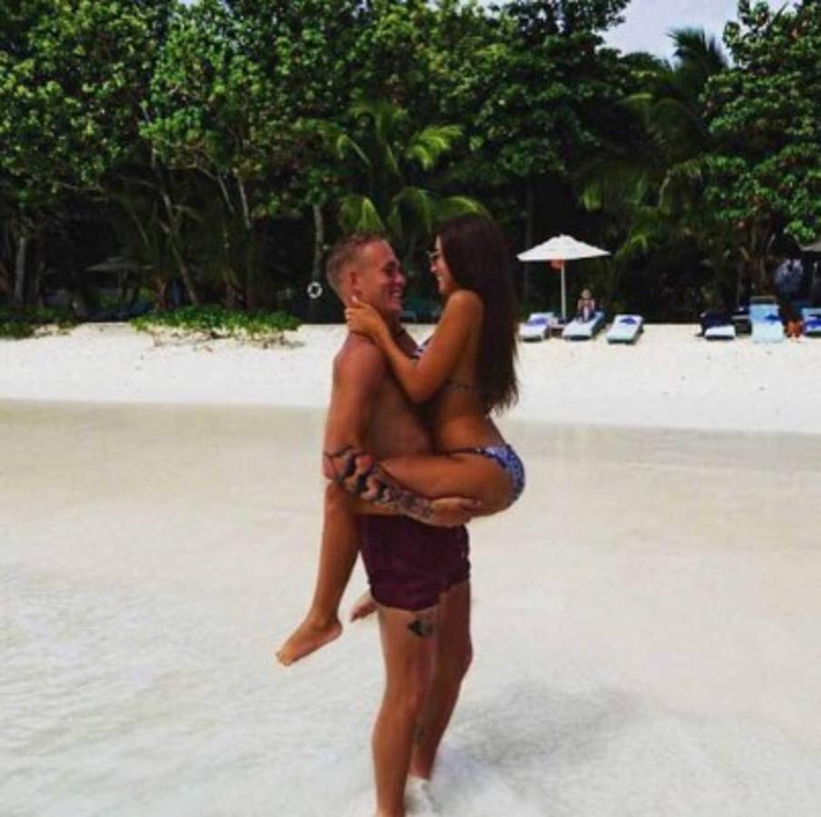 ¡HOT! La explosiva esposa del jugador holandés de la Roma Rick Karsdorp