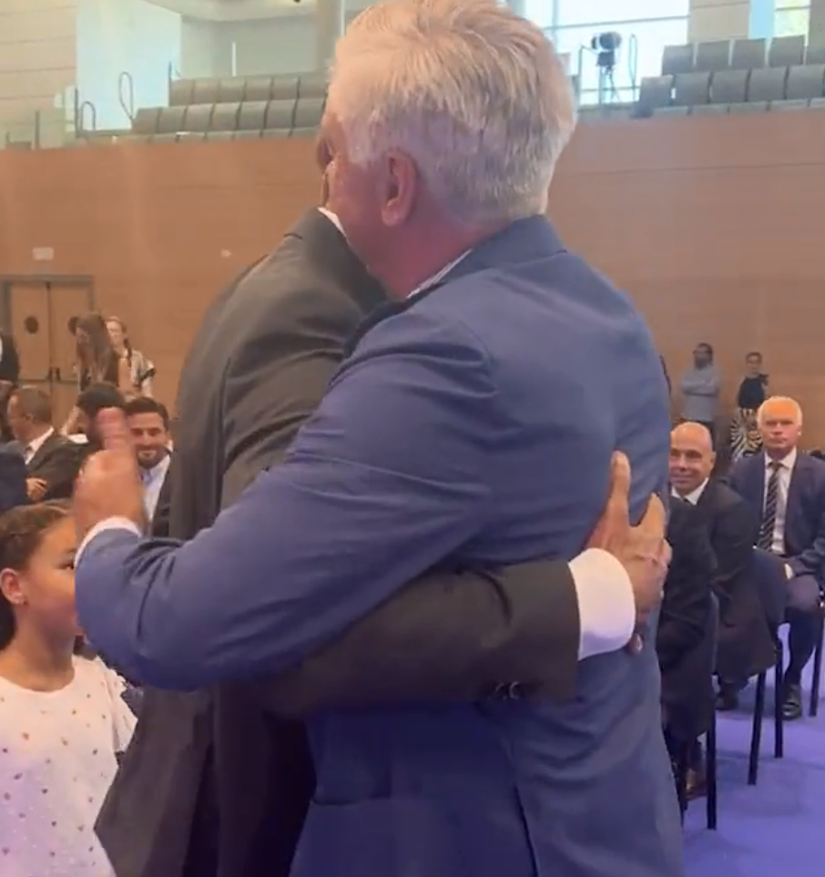 Así fue la emotiva despedida de Casemiro en el Real Madrid: acompañado de su esposa y las lágrimas de Ancelotti y de su pequeña hija