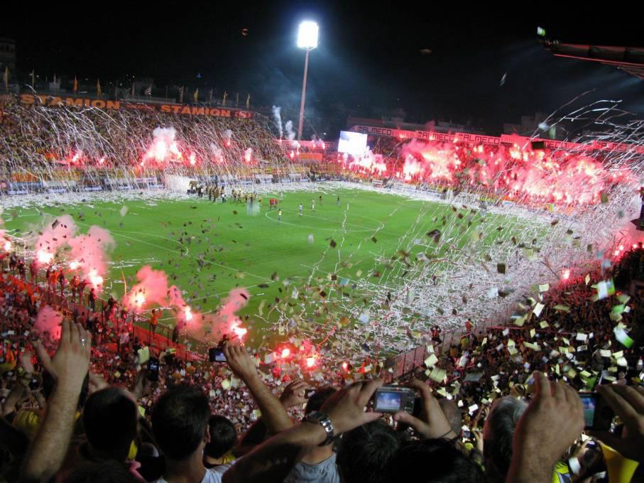 ¡Un hermoso puerto, tremendo estadio y sus comidas! Así es la nueva casa del hondureño Edwin Rodríguez en Grecia