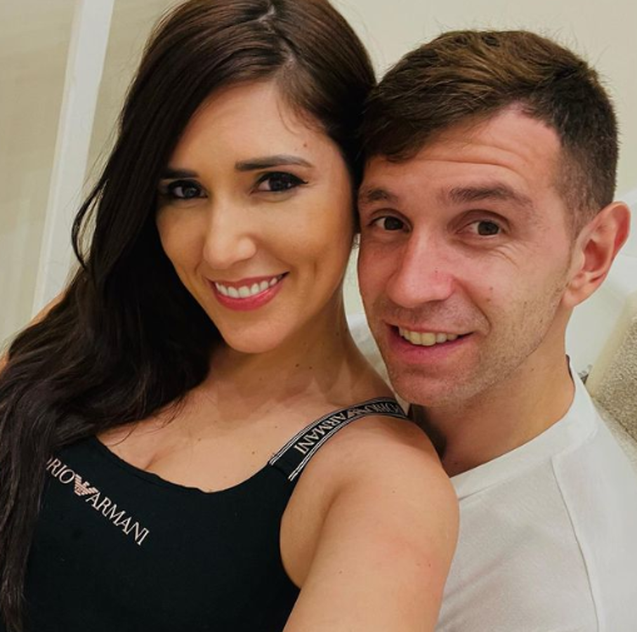 ¡Ella tuvo la iniciativa! La esposa del ‘Dibu’ Martínez revela cómo se conocieron: ‘‘No, vení a mi departamento y tomamos un café’’