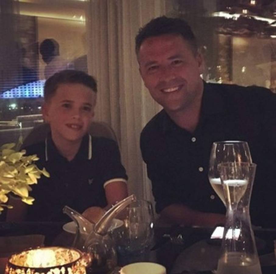 Salió a la luz: La rara enfermedad del hijo de Michael Owen que le impide ser futbolista